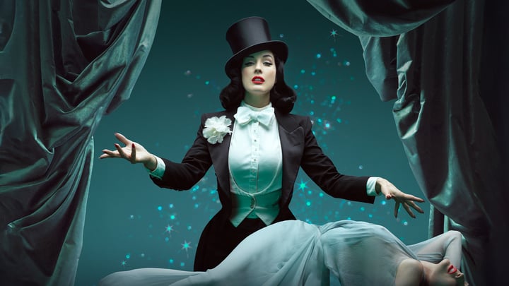 Dita Von Teese: Glamonatrix