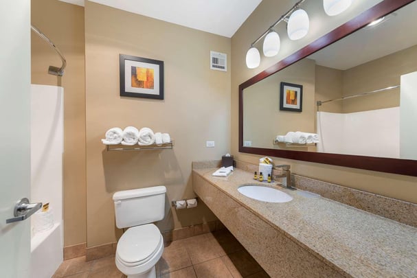 King Suite - Bathroom