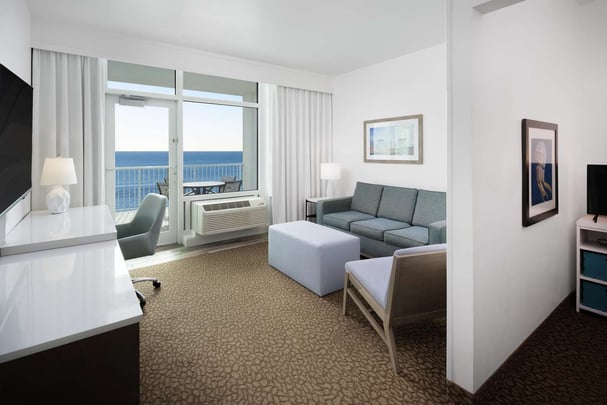 Suite w/ King & Bunk Beds