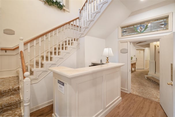 Front Desk Reception/Lobby