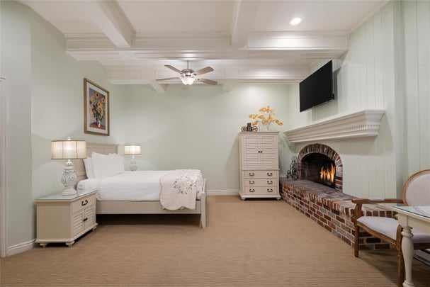 1 King Bed w/ Fireplace