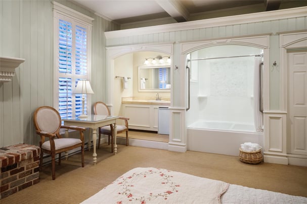 1 King Bed w/ Fireplace