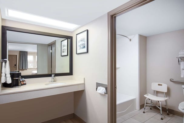 ADA Double Queen 1st Floor