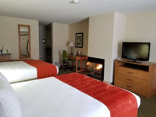 2 Queen Guest Room with Fireplace
