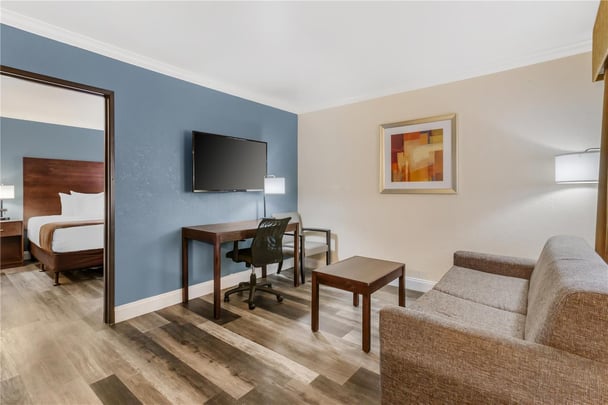 Suite - 1 King Bed w/ Jacuzzi and Sofabed