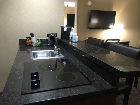 2 Queen Bed Suite with a Kitchenette