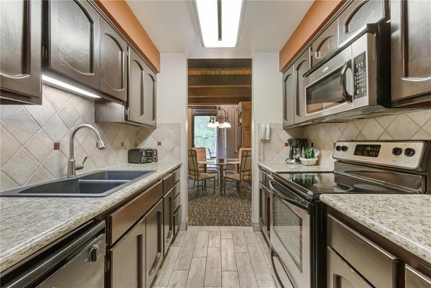 Villa - Fireplace & Kitchen