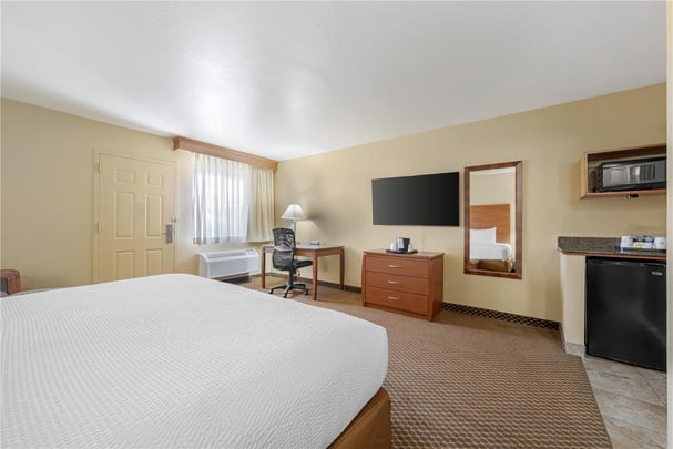 ADA - Suite - 1 King Bed with Patio