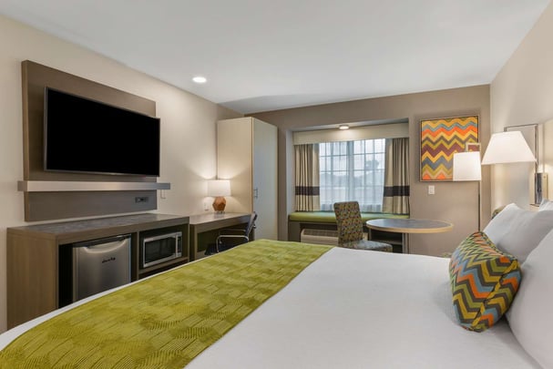 ADA King & Queen, Standard King