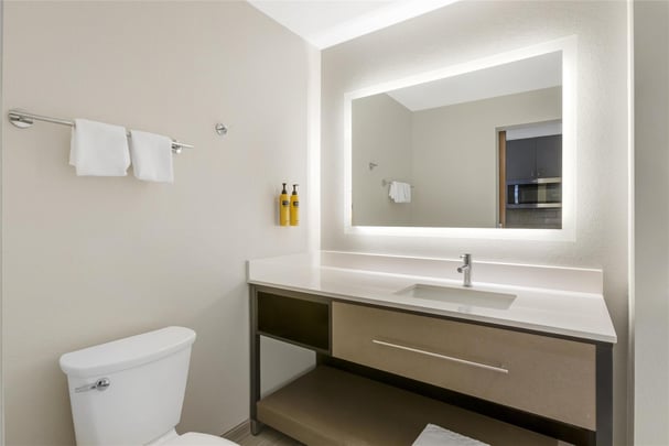 ADA - Suite - 1 King Bed