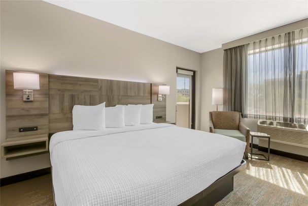 1 King Bed w/ Patio and Kitchenette