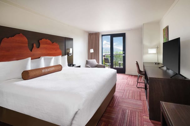 King Balcony Room Wide