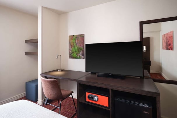 Queen ADA Room Detail