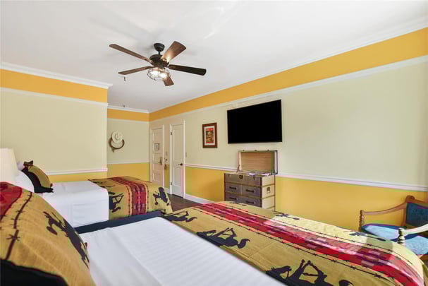 Double Queen Guest Room