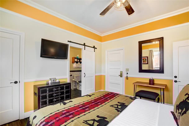 Queen Suite with Family Room and 2 Bedrooms