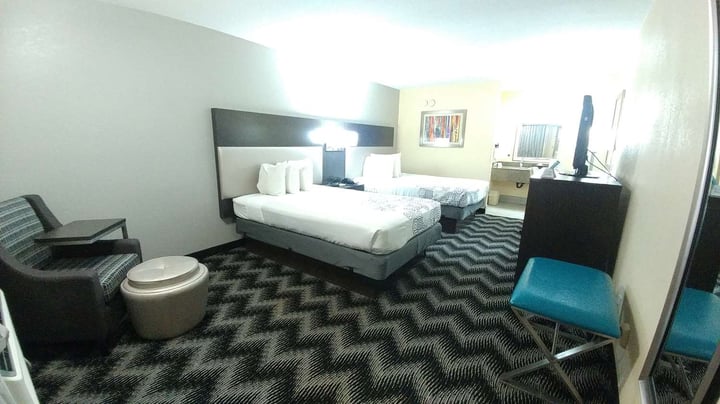 2 Double Beds Downstairs