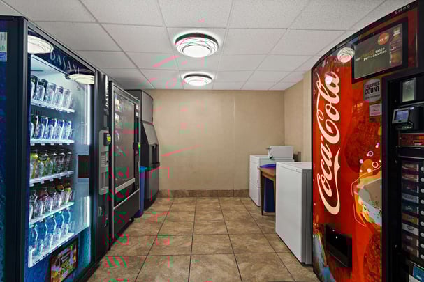 Laundry/Vending Machines