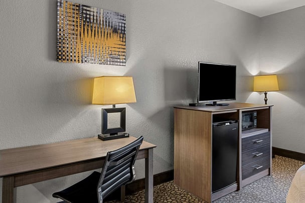 King Whirlpool Suite