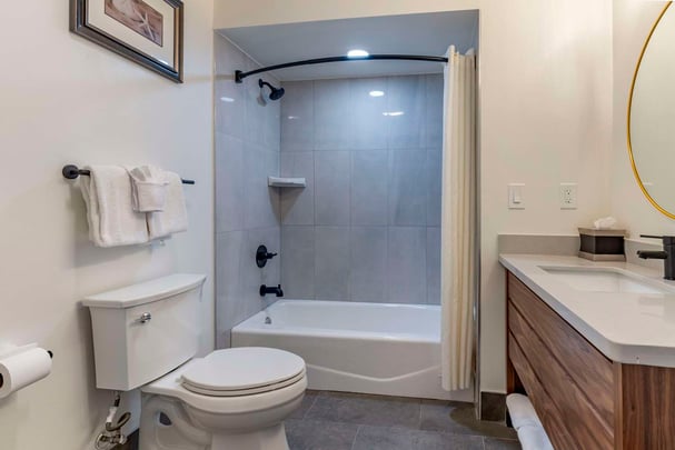 King Suite Bathroom