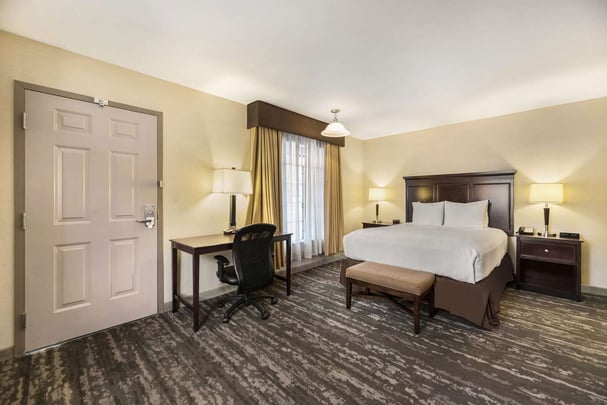 Queen Accessible Room