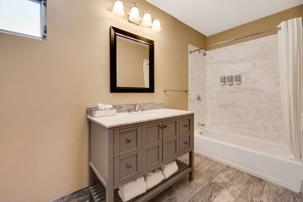 Standard King Bathroom