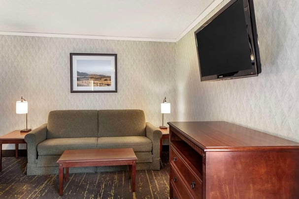 Two Queen Family suite Sofa Bed