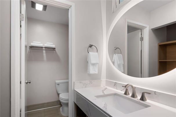 Guest Room Two Queen Beds