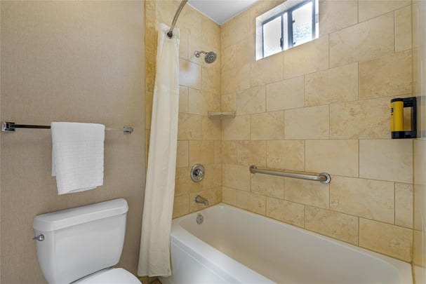 King Upper Floor 655