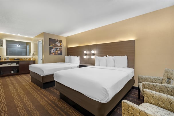 2 Queen Bed Room Upper Floor 607