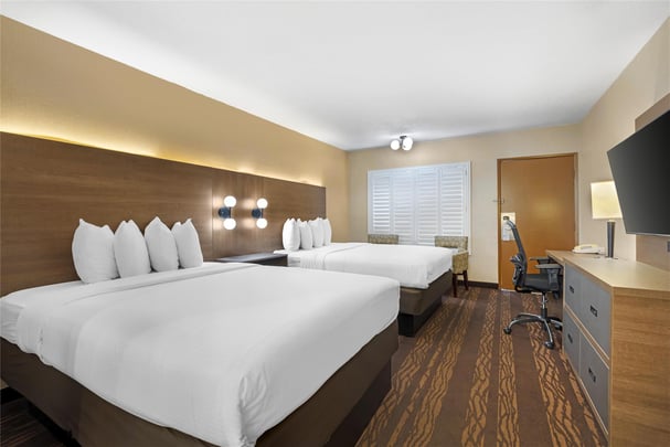 2 Queen Bed Room Upper Floor 607