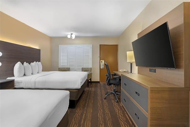 2 Queen Bed Room Upper Floor 607