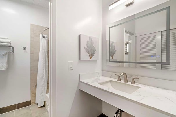 2 Queen Guest Bathroom