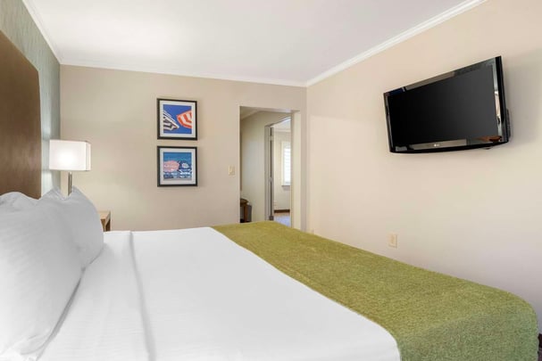 Accessible King Guest Room