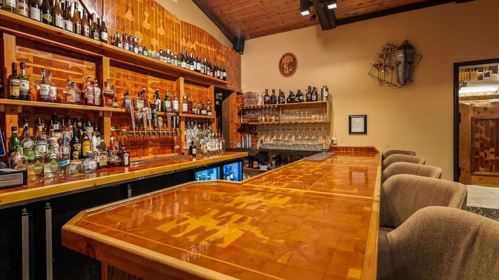 Cooper's Bar and Grill