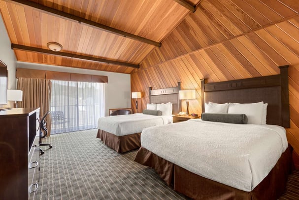 2 Queen Balcony Room