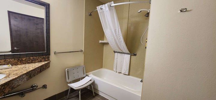 King ADA Balcony Bath