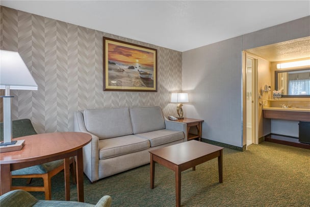 Queen Suite with Jacuzzi