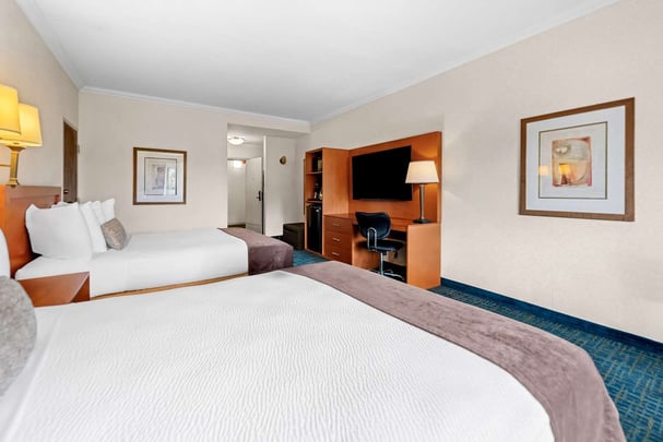 2 Queen Room Pet Friendly