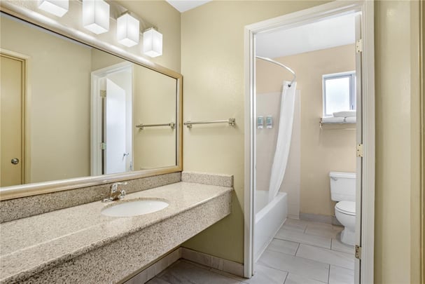 2 Queen Suite Bathroom