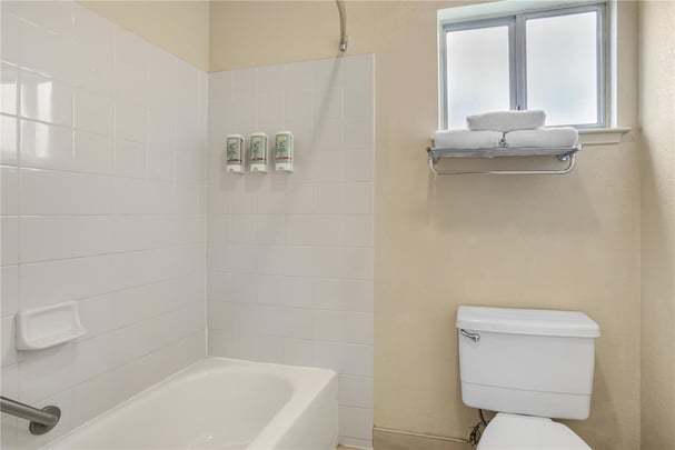 2 Queen Suite Bathroom