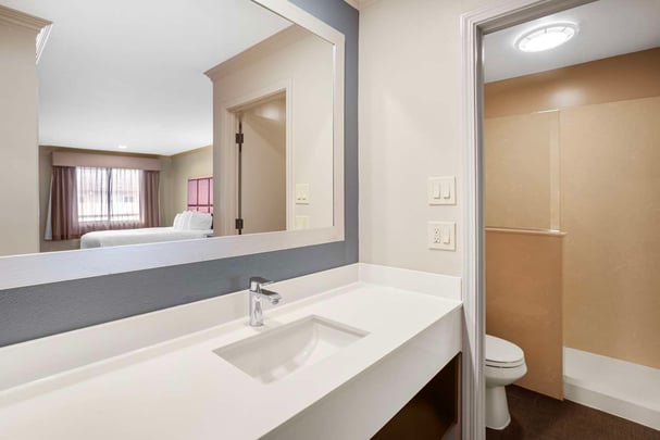 2 Queen Guest Bathroom