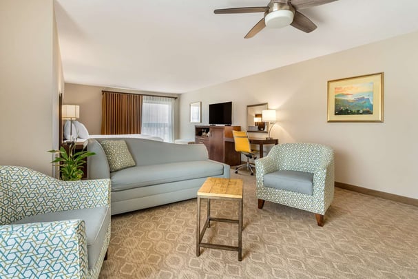 Deluxe King Fireplace Room