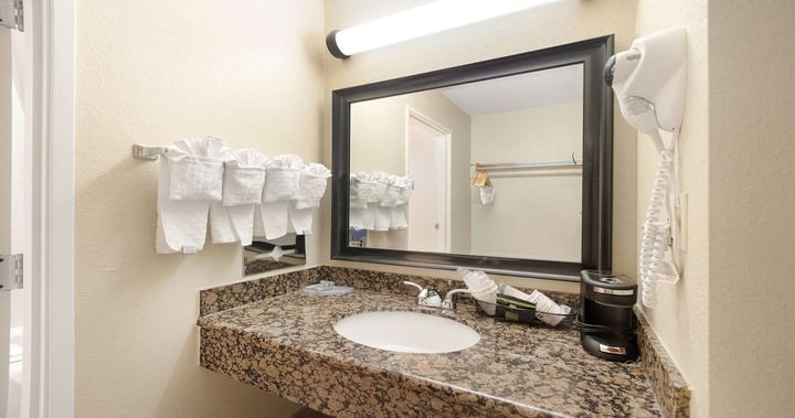 Double queen bathroom