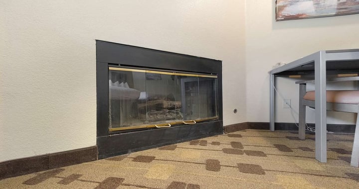 Double queen fire place