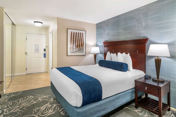 1 Queen Bed Non-Smoking