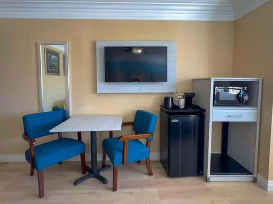 Seating Area with Microwave and Mini Fridge