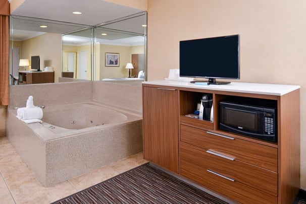 King Suite With Jacuzzi