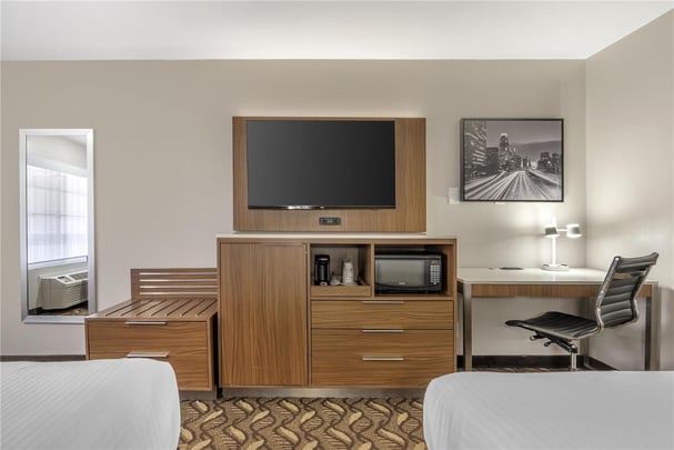 Oversized 2 Queen Room