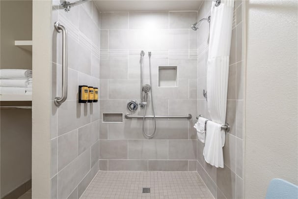 ADA 2 Queen Bathroom