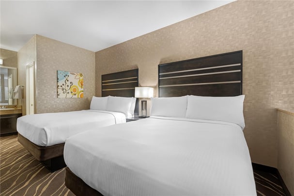 2 Queen Sofabed Room